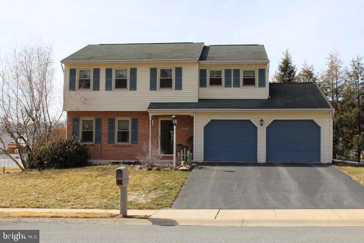 Stevens, PA 17578,8 N HORSESHOE DR