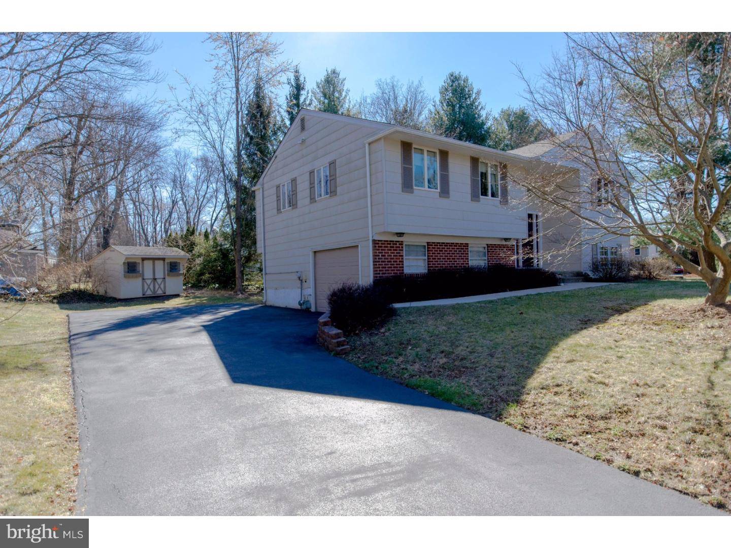 North Wales, PA 19454,219 HEMLOCK DR