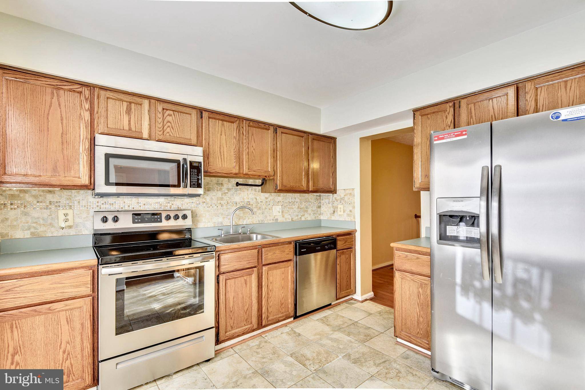 Gaithersburg, MD 20879,33 GAS LIGHT CT