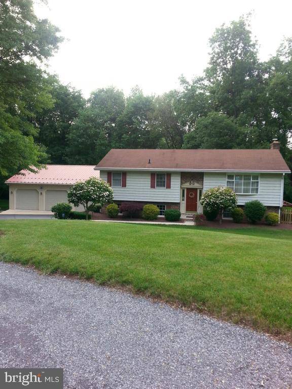 Reinholds, PA 17569,11 LAKESIDE DR