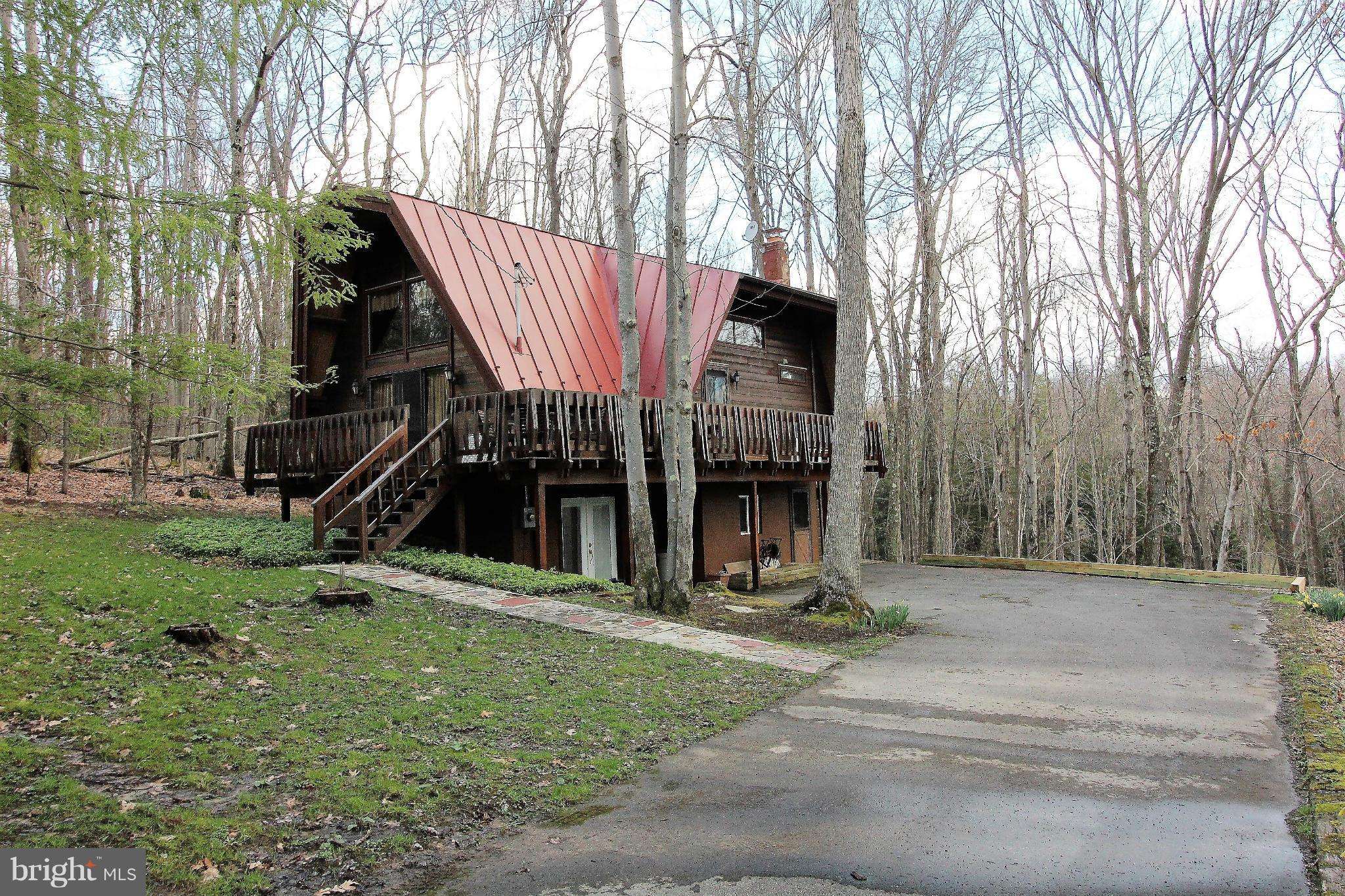 Terra Alta, WV 26764,142 HEMLOCK CIR