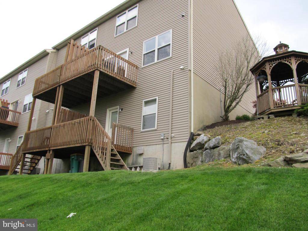 Mountville, PA 17554,341 OAKRIDGE DR