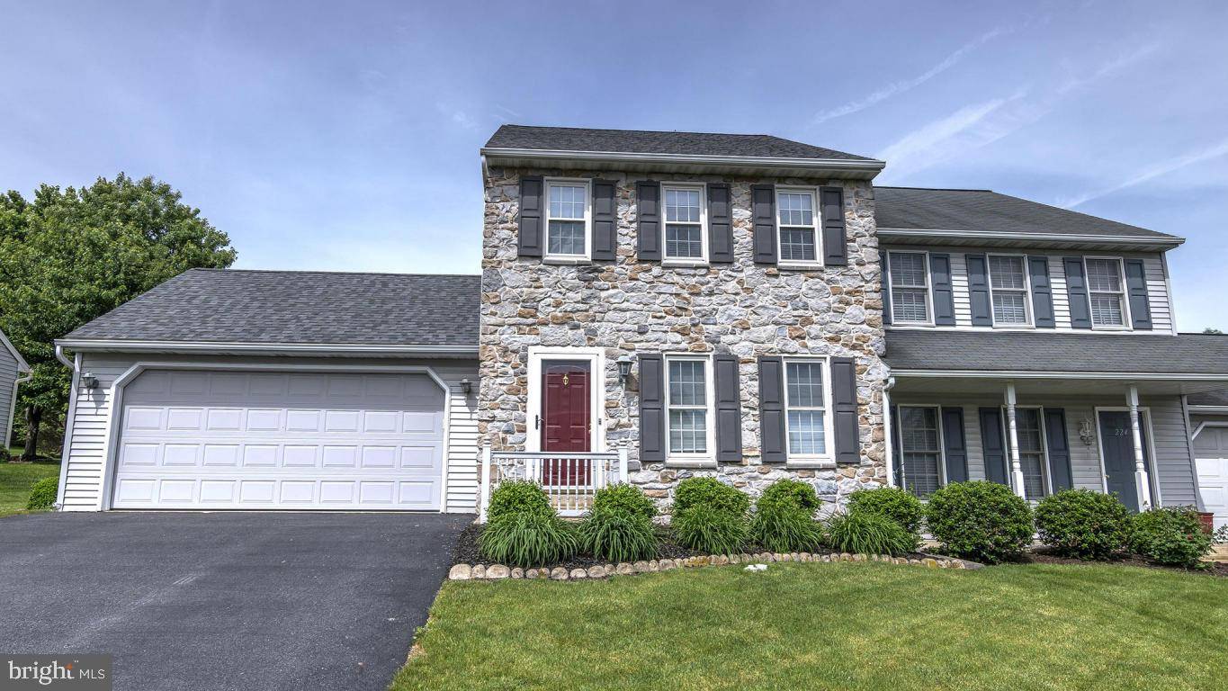 Leola, PA 17540,228 LEMON LN