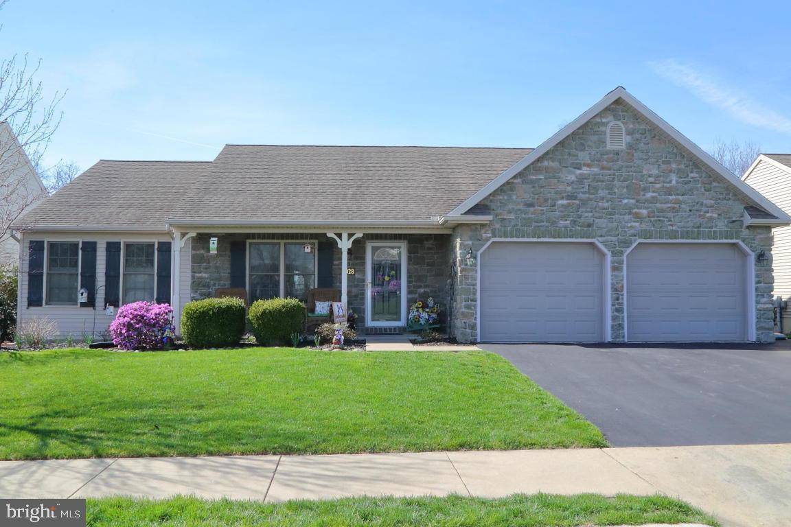 Manheim, PA 17545,1028 CAMBRIDGE DR