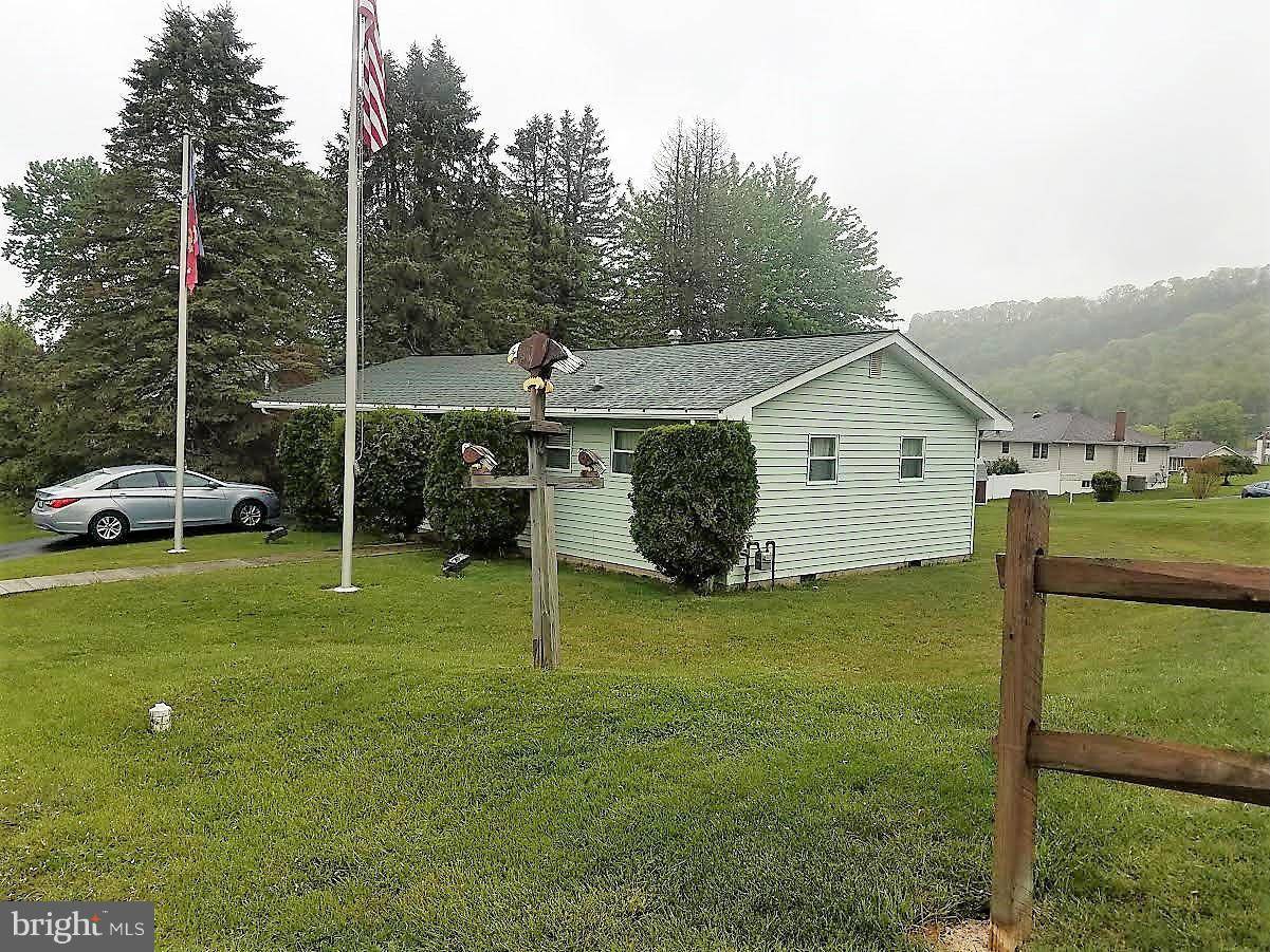 Ridgeley, WV 26753,93 PENNSYLVANIA ST S