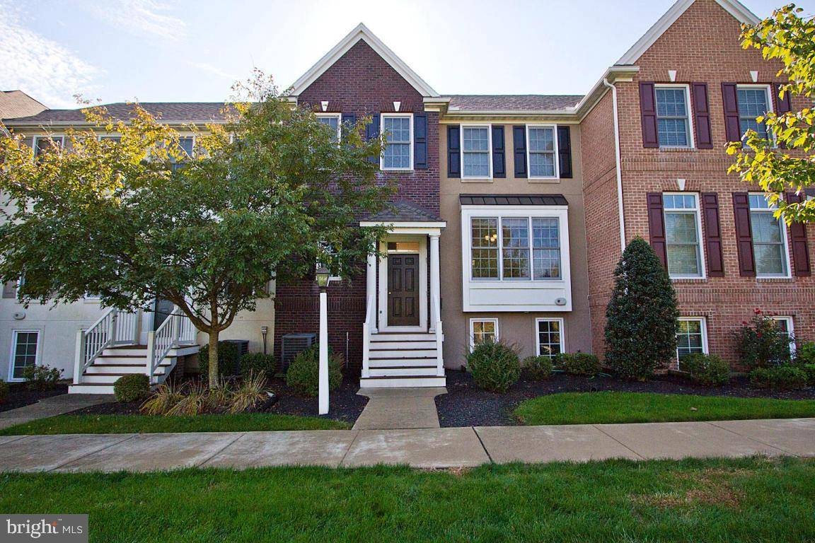 Lancaster, PA 17602,206 GREAT LAWN CIR