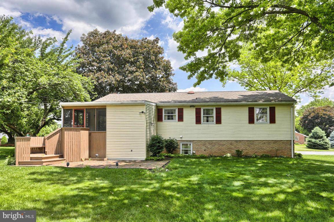 Ephrata, PA 17522,68 REDWOOD CIR