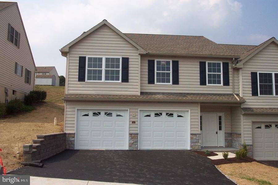 Elizabethtown, PA 17022,45 WOODSEDGE DR #52