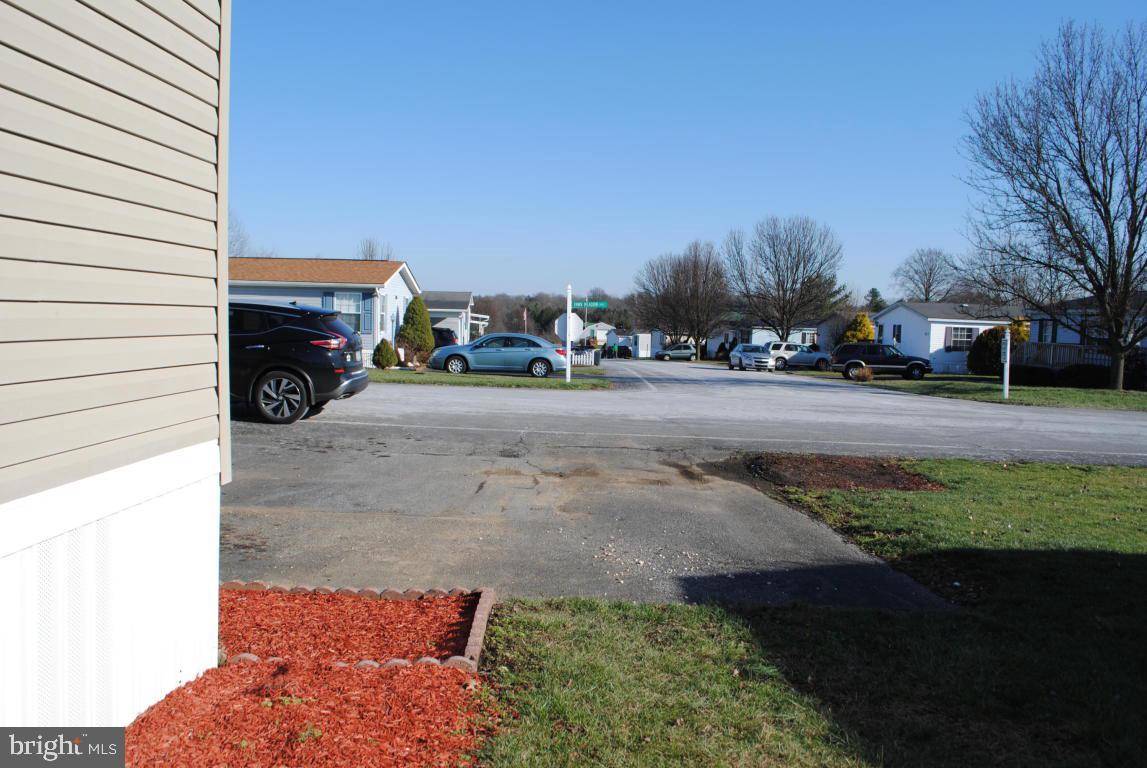 Lancaster, PA 17603,211 FAWN MEADOW XING