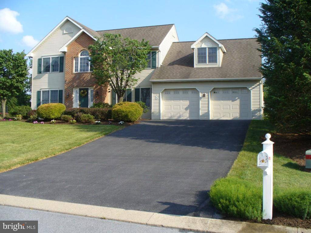 Lititz, PA 17543,38 FIELD LN