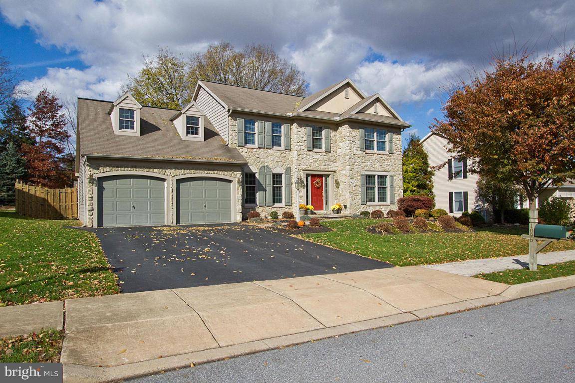 Ephrata, PA 17522,1096 DAWN AVE