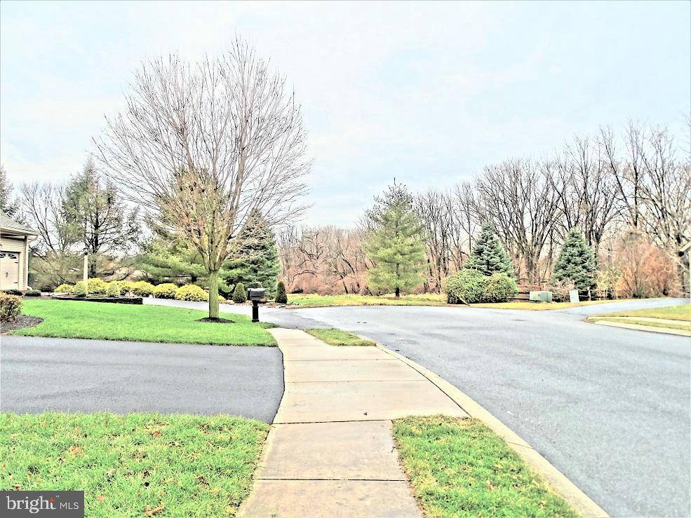 Lititz, PA 17543,5 MILLSTREAM DR