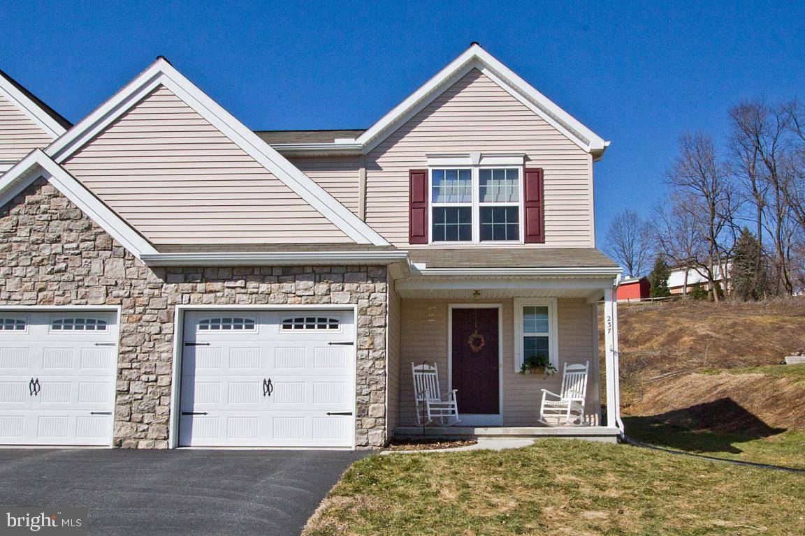 Ephrata, PA 17522,237 SPARROW LN