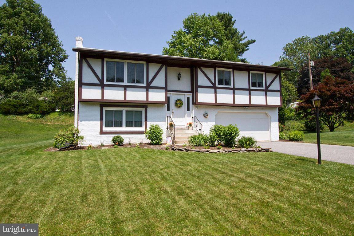 Lancaster Twp, PA 17603,327 DEVON DR