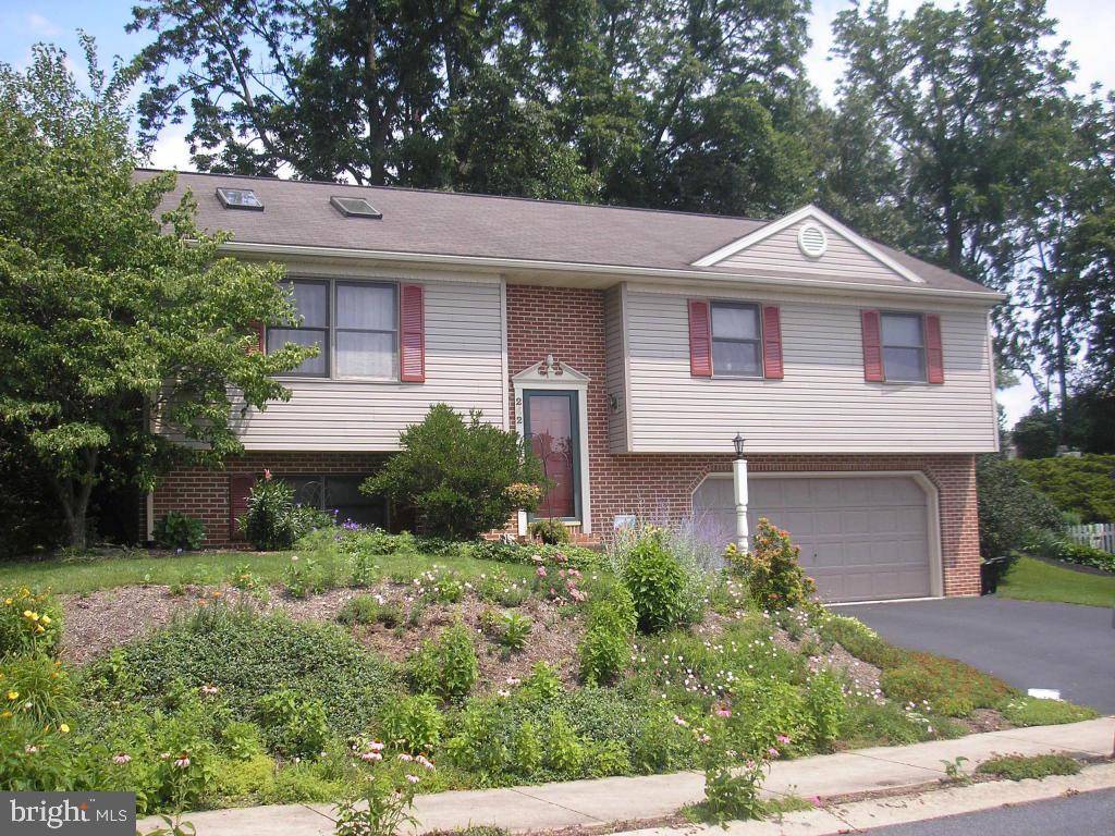 Ephrata, PA 17522,242 MASON DR