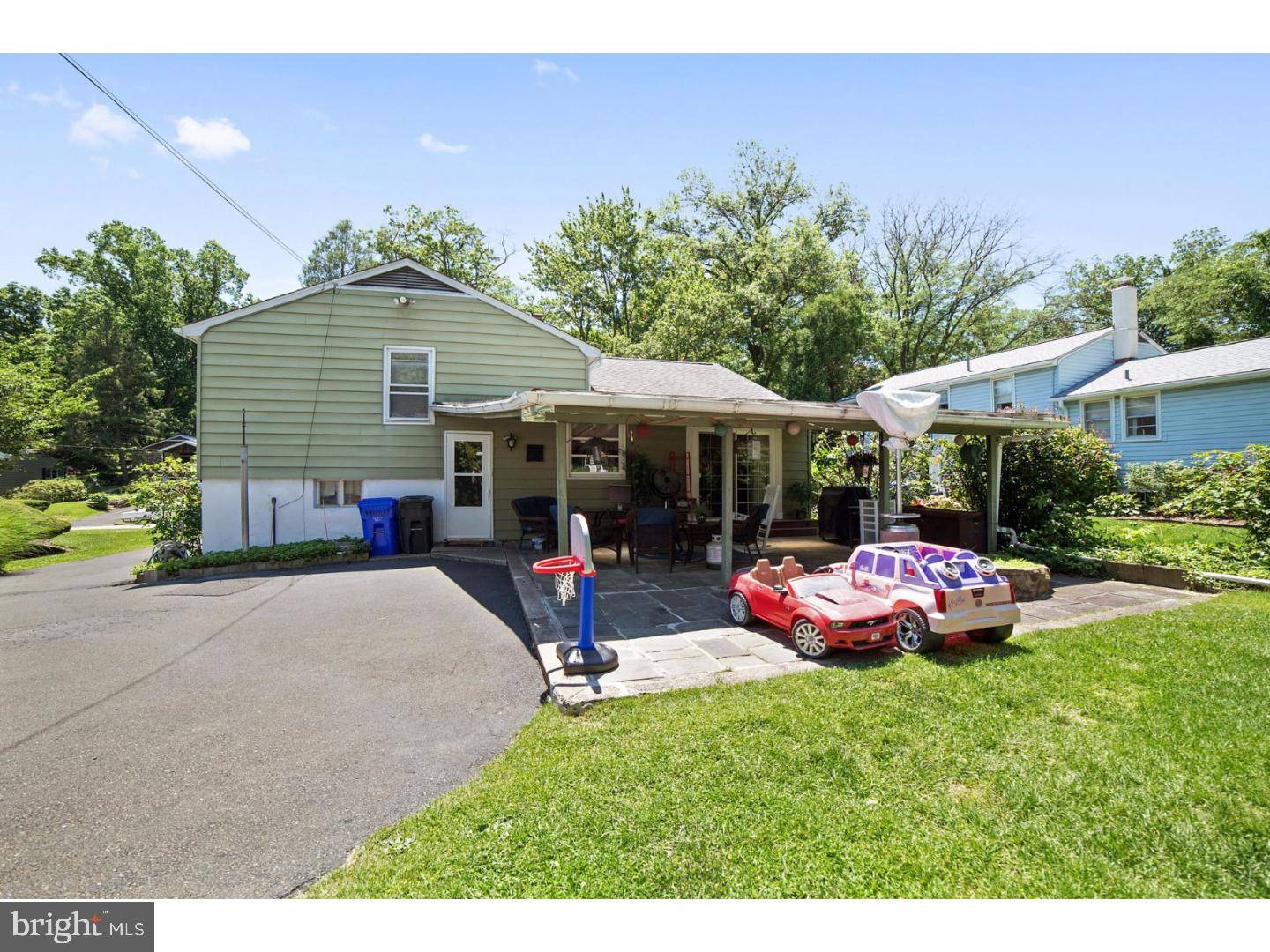 Glenside, PA 19038,322 WINDING WAY