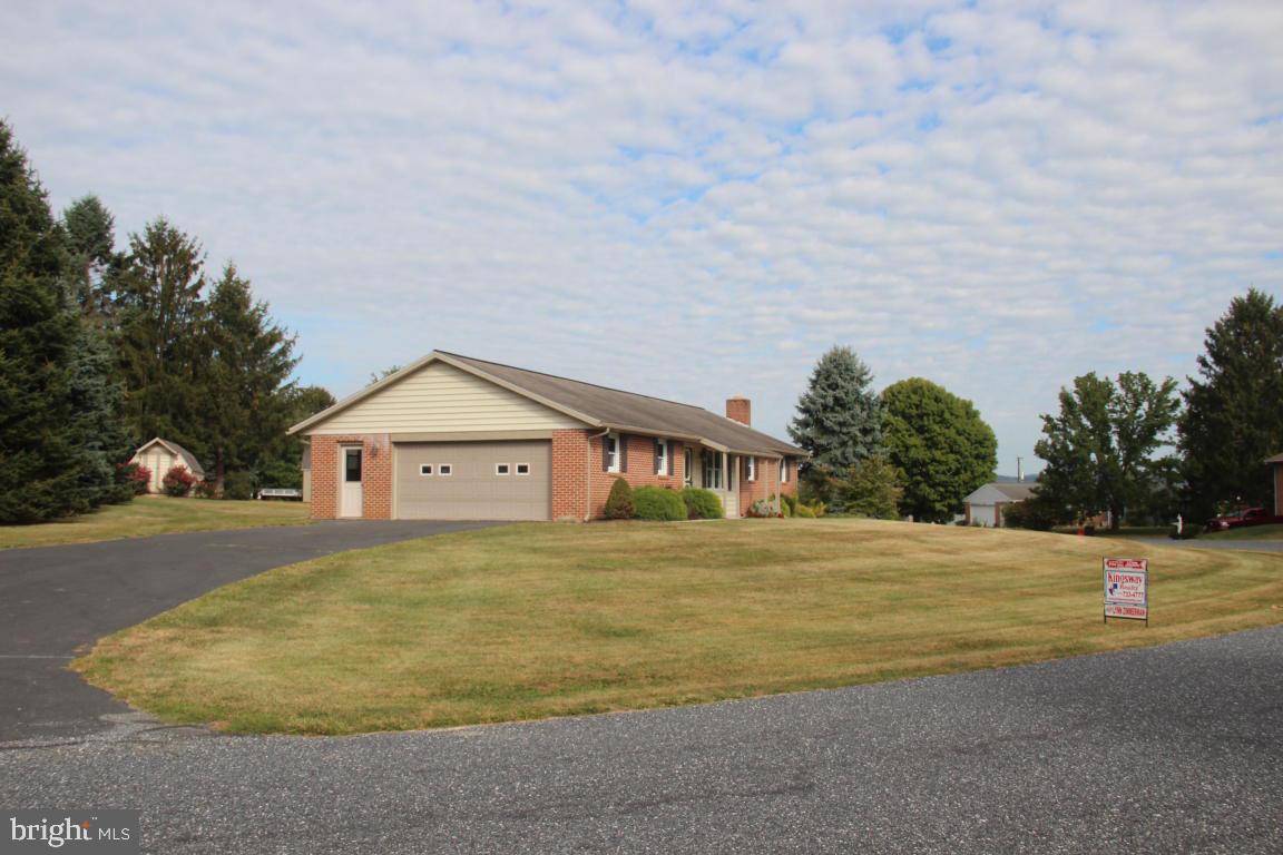 Ephrata, PA 17522,11 HILL TOP DR