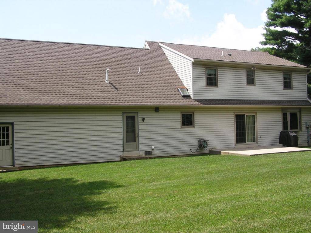 Leola, PA 17540,63 HOLLY DR