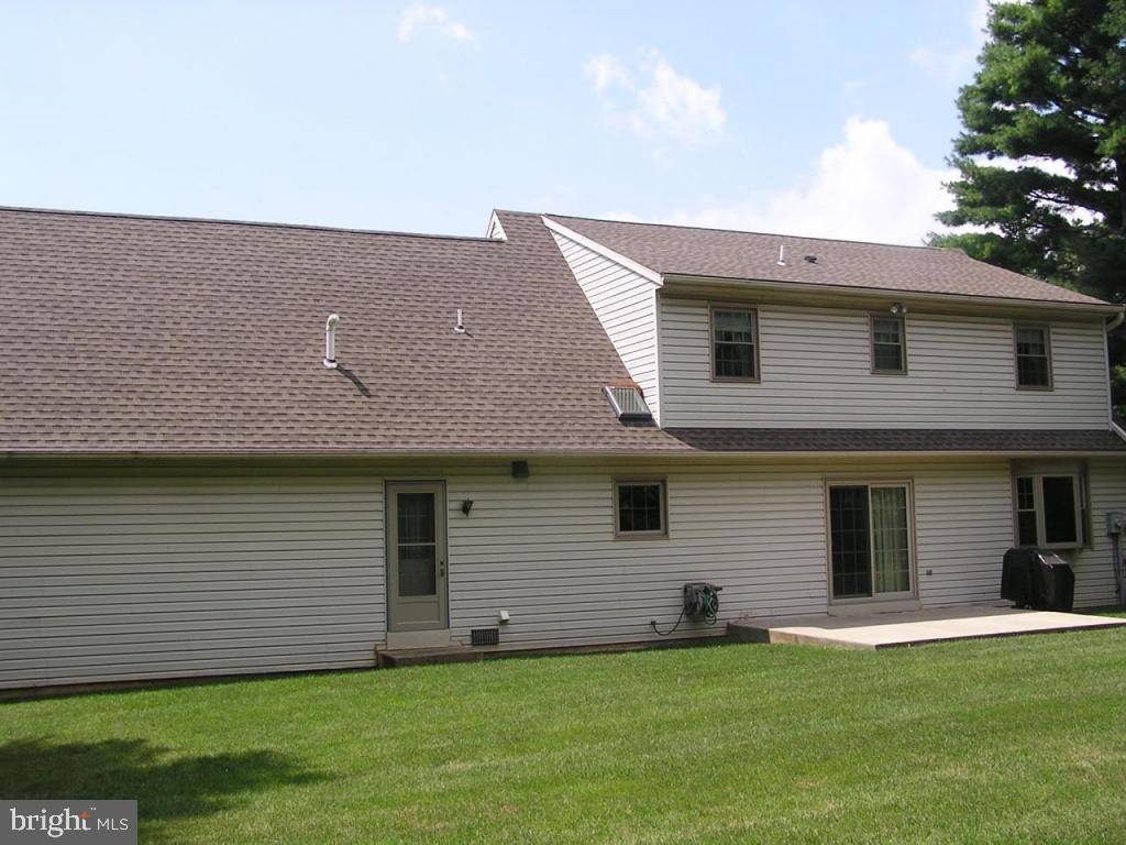 Leola, PA 17540,63 HOLLY DR