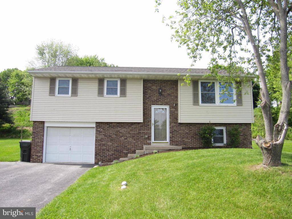 Lancaster, PA 17601,3191 THORNAPPLE DR