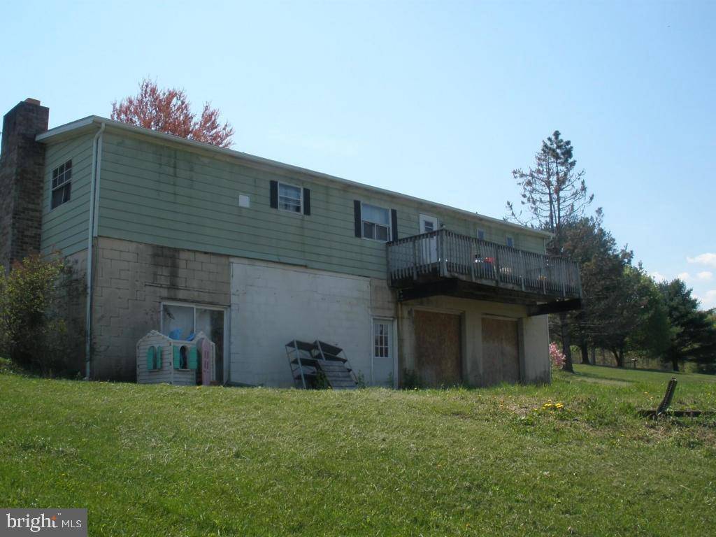 Reinholds, PA 17569,495 N RIDGE RD