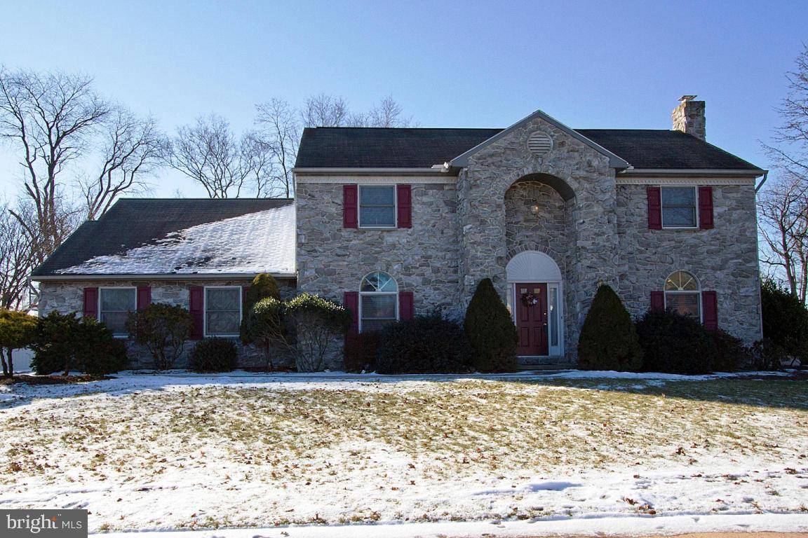 Mount Joy, PA 17552,335 LOCUST LN