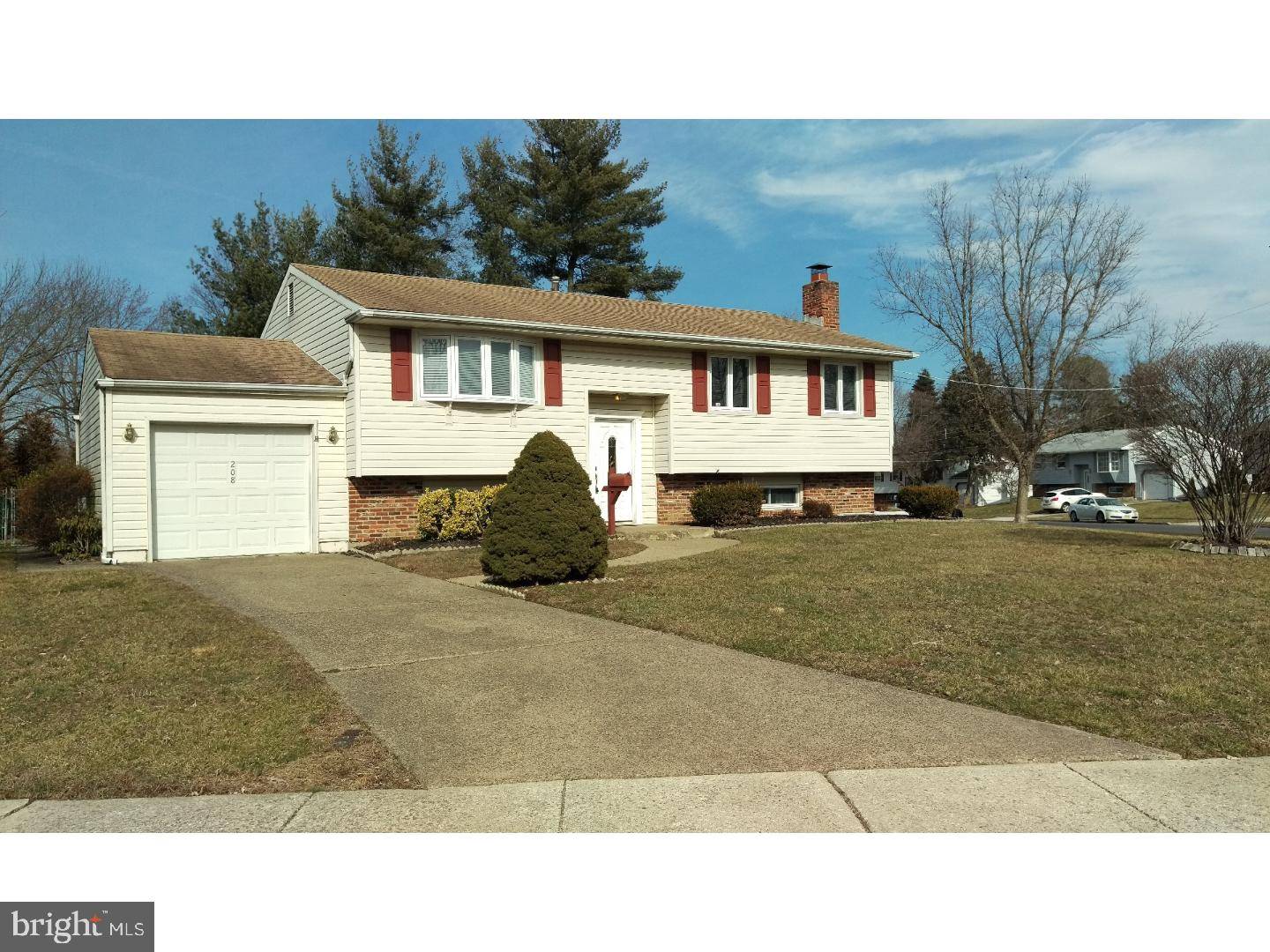 Clementon, NJ 08021,208 HOBART DR