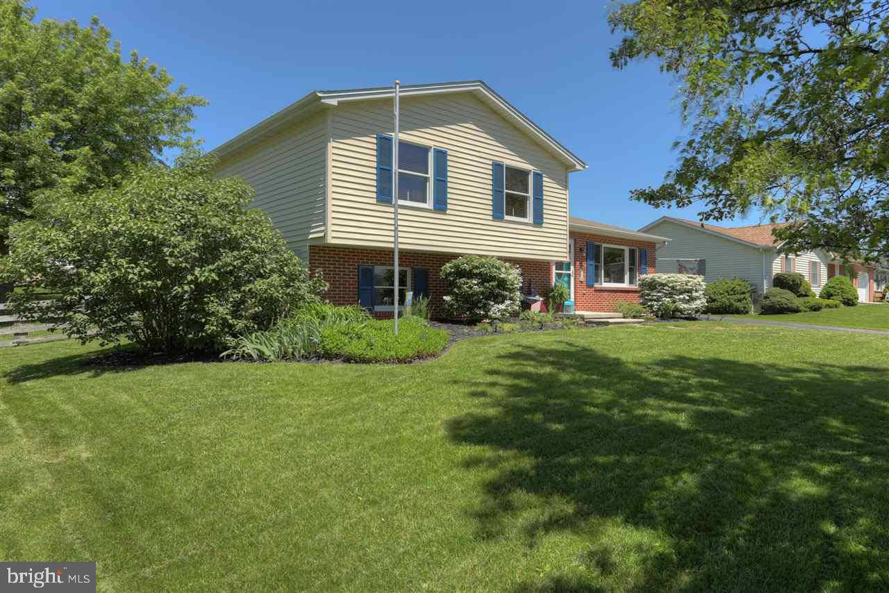 Hanover, PA 17331,14 GARDEN LN