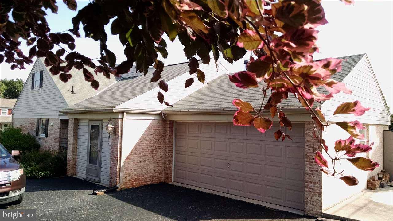 Hanover, PA 17331,361 BARBERRY DR