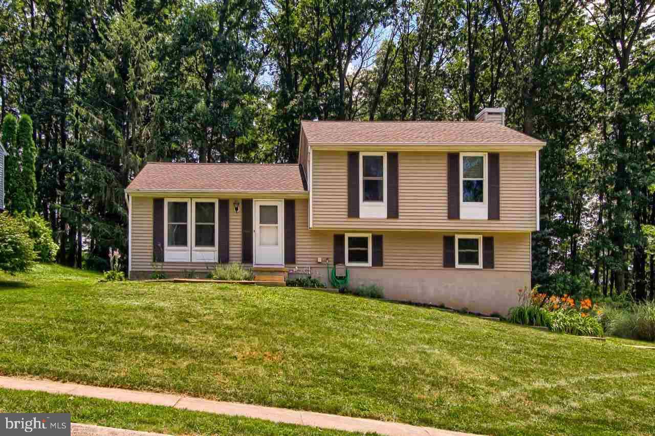 Stewartstown, PA 17363,12 CEDAR LN