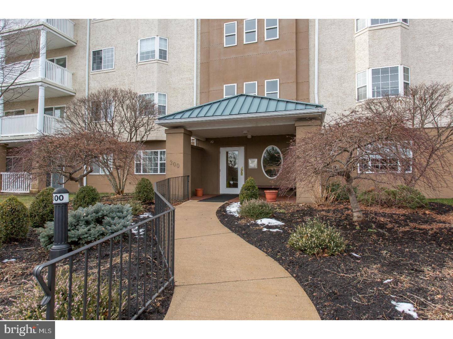 Paoli, PA 19301,327 PAOLI POINTE DR #327M