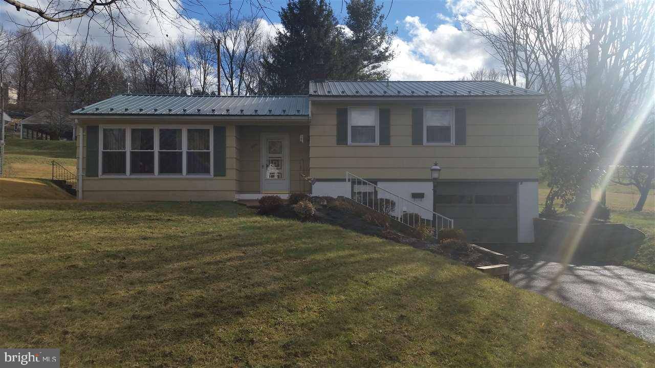 Mifflinburg, PA 17844,905 GREEN ST