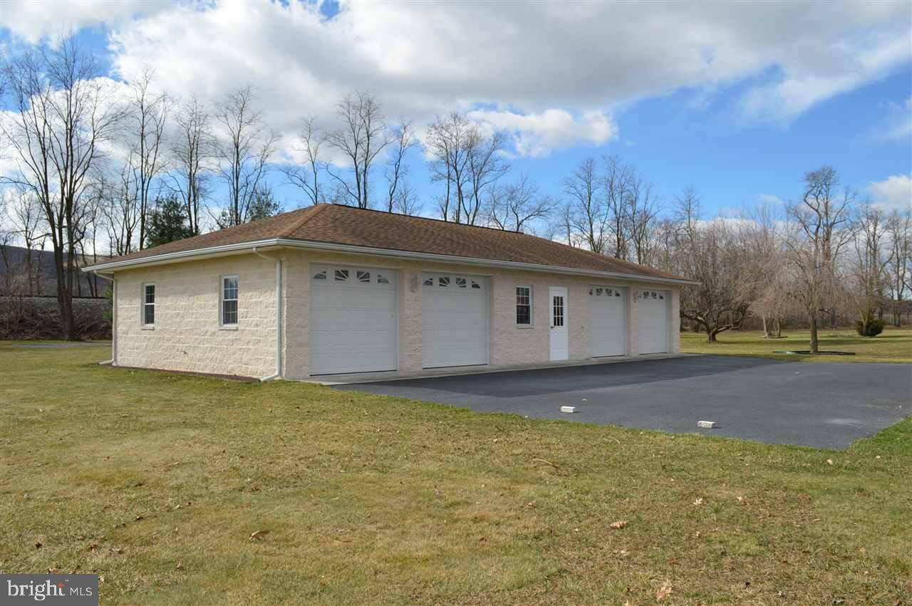 Mt Holly Springs, PA 17065,429 PINE RD