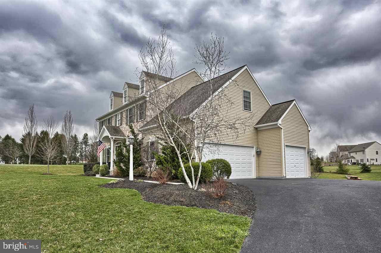 Lebanon, PA 17042,937 MEADOWOOD CIR