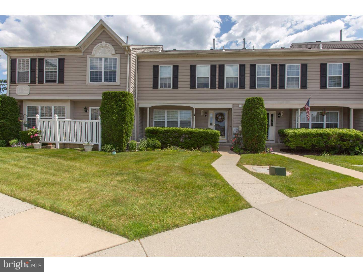 Phoenixville, PA 19460,902 CHERRY WOOD CT