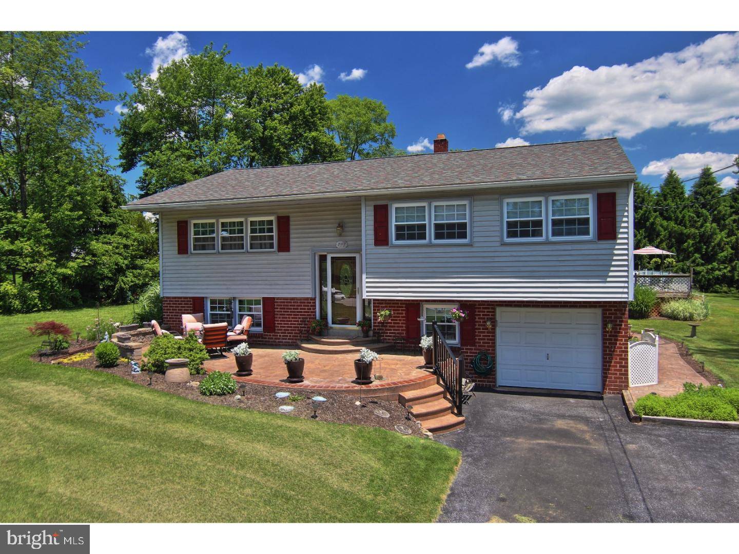 Phoenixville, PA 19460,737 SANDRA LN