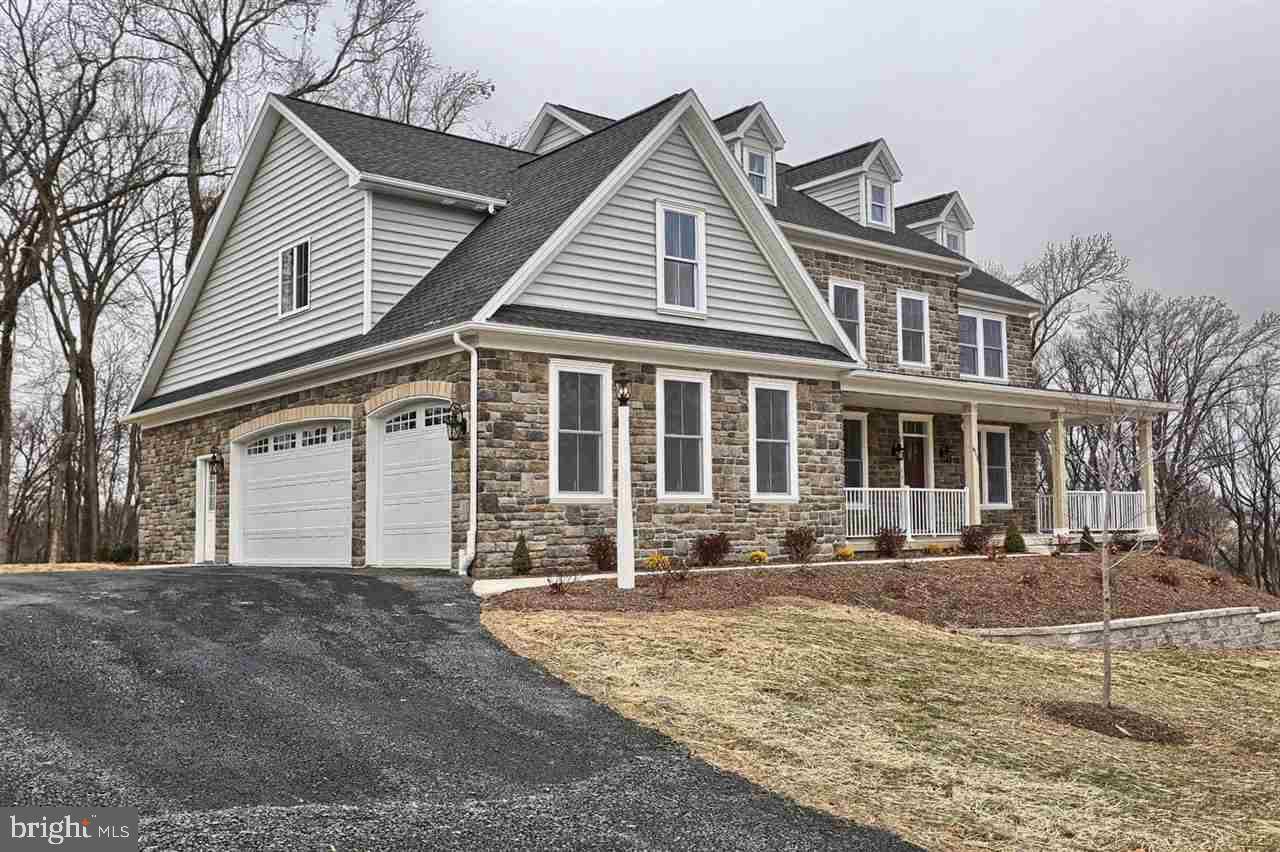 Mechanicsburg, PA 17055,611 AUTUMN CT