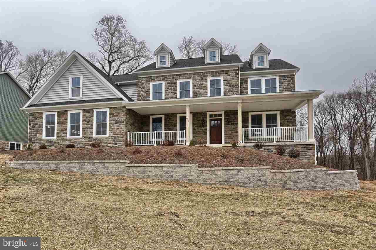 Mechanicsburg, PA 17055,611 AUTUMN CT