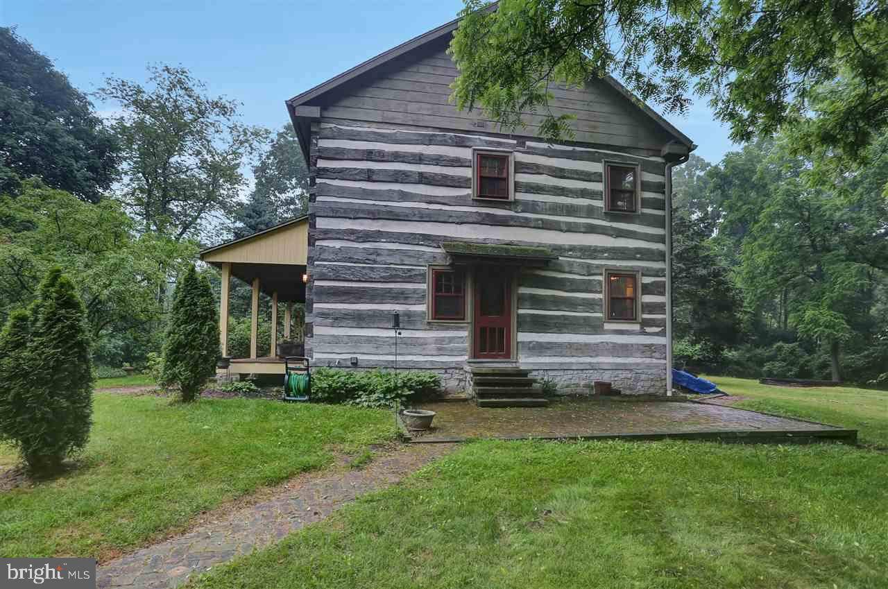 Newville, PA 17241,122 LOG CABIN RD