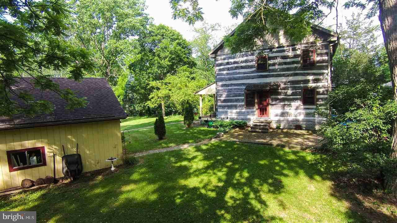 Newville, PA 17241,122 LOG CABIN RD