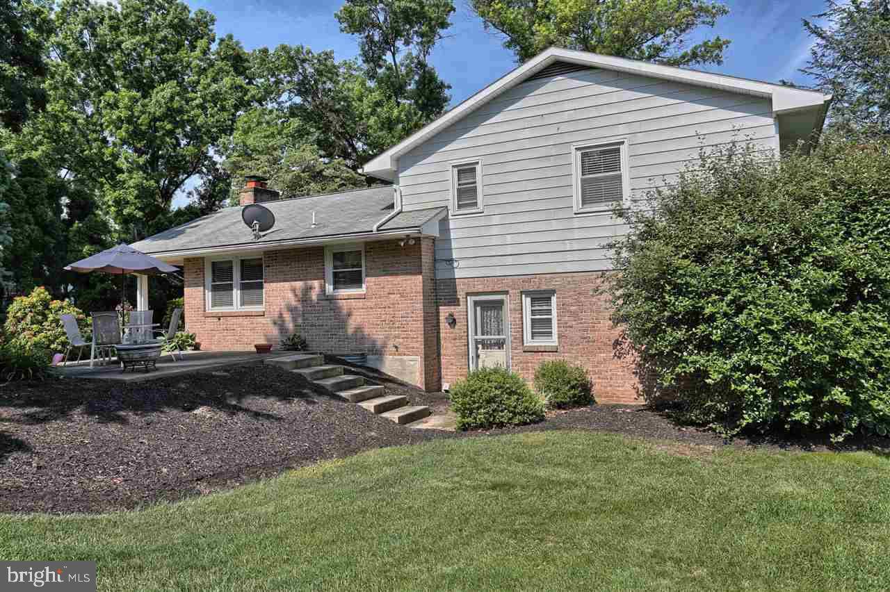 Manheim, PA 17545,273 GRANDVIEW DR