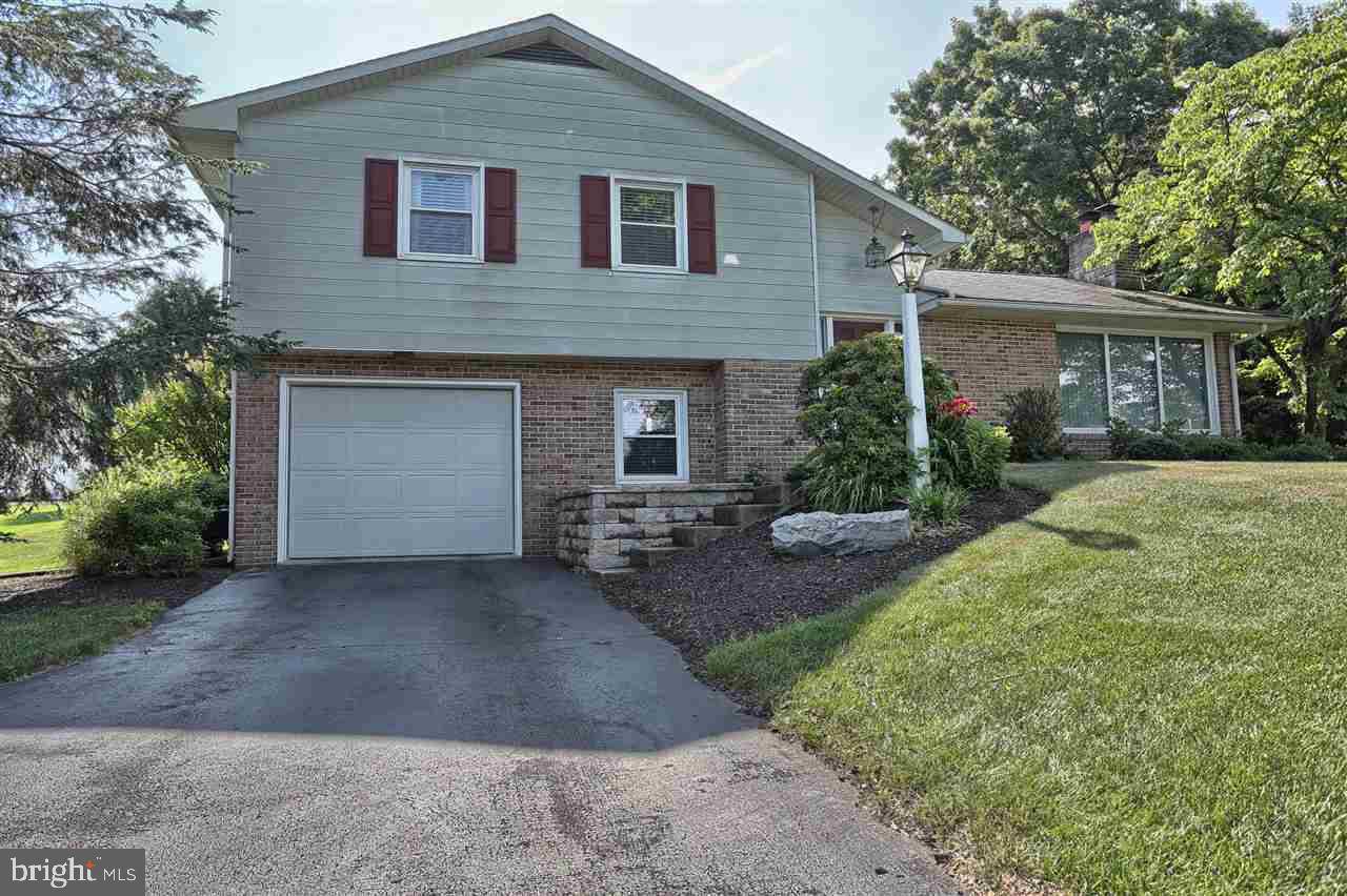 Manheim, PA 17545,273 GRANDVIEW DR