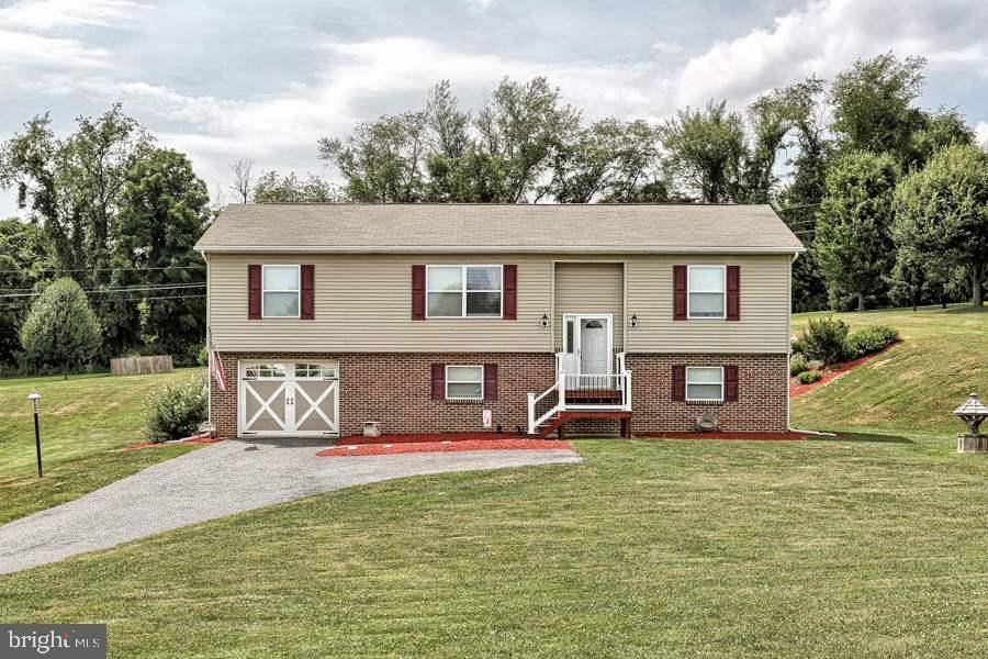 Lewisberry, PA 17339,755 MARKHAM CT