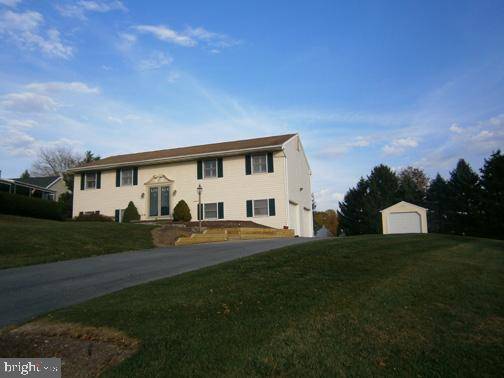 Dillsburg, PA 17019,33 N SEASONS DR