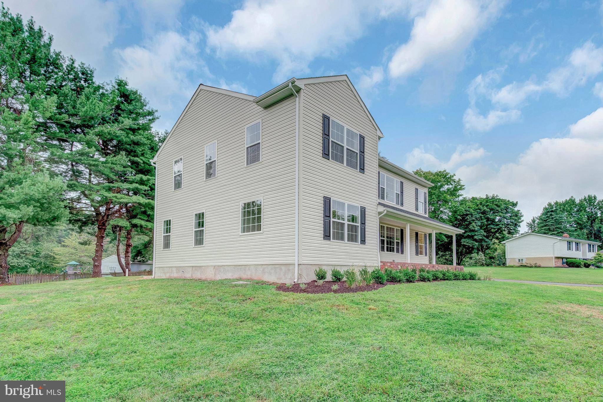 Huntingtown, MD 20639,950 PAT LN