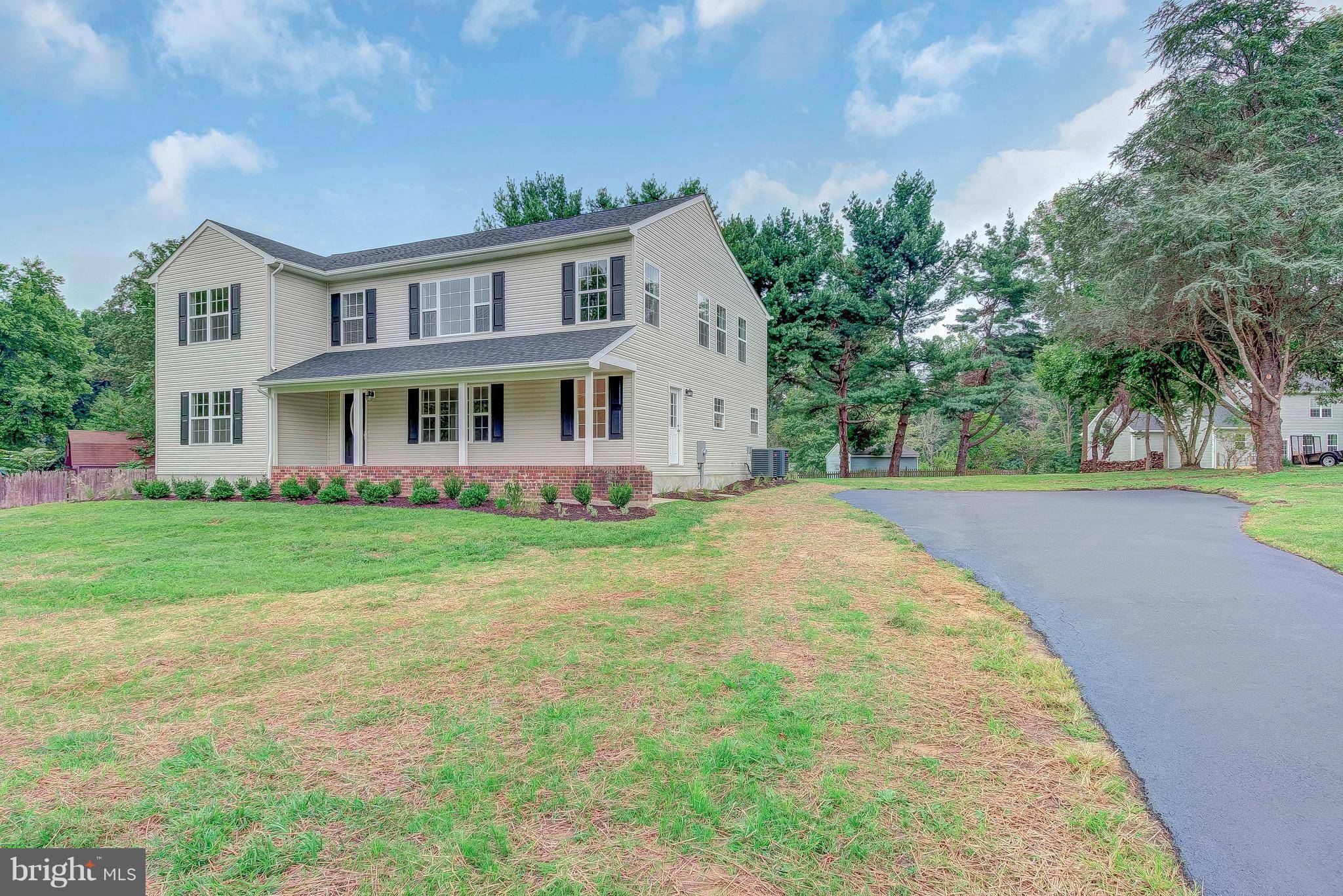 Huntingtown, MD 20639,950 PAT LN