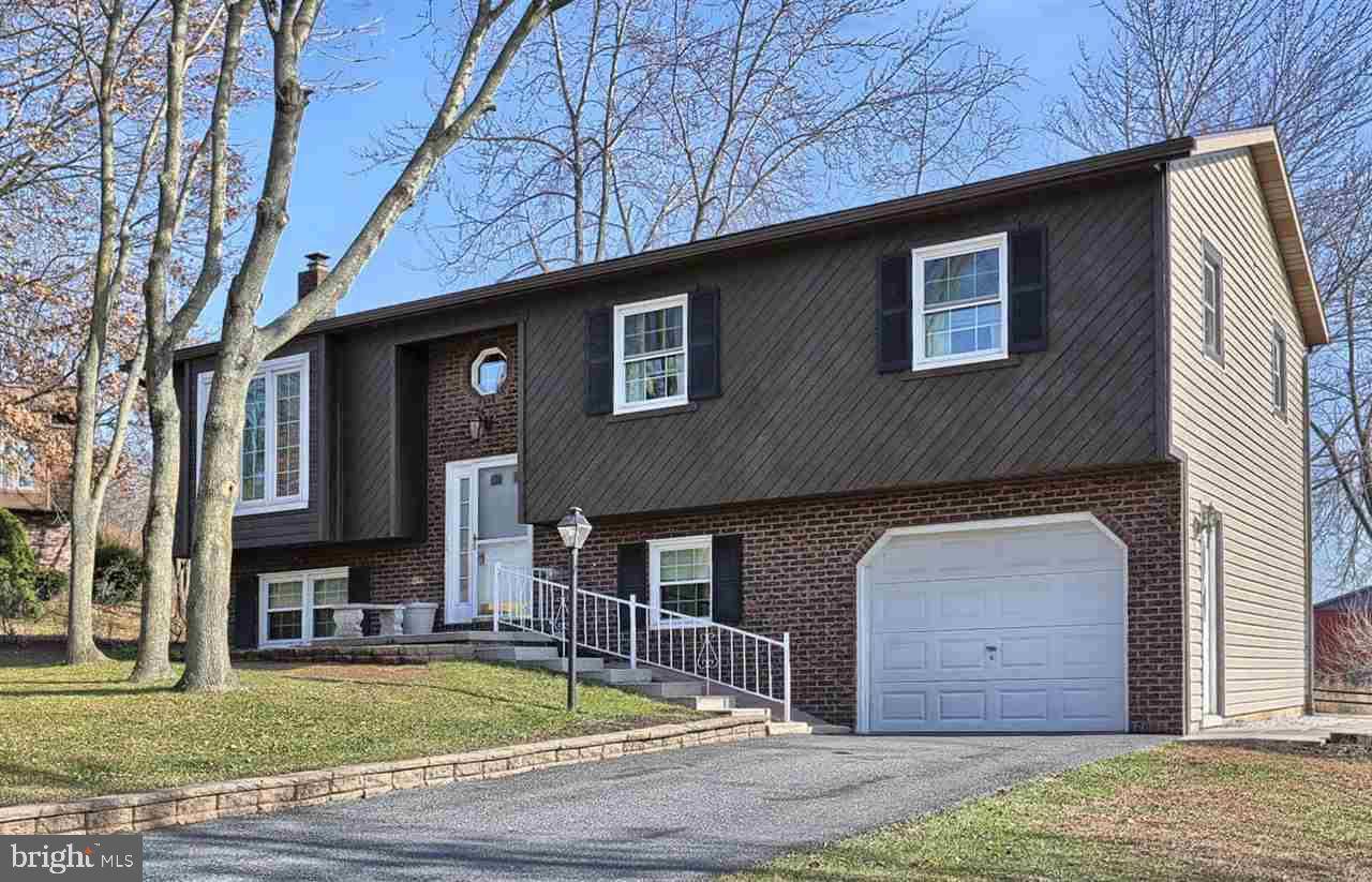 Etters, PA 17319,692 SAND SPUR DR