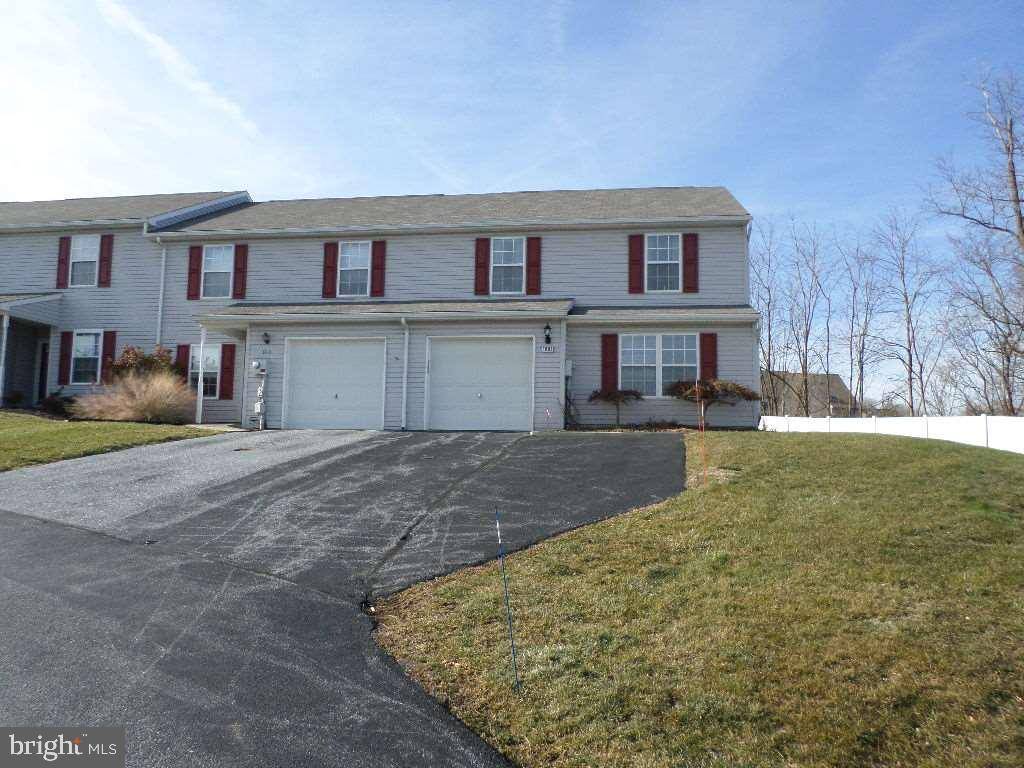 Harrisburg, PA 17111,1081 WOODED POND DR