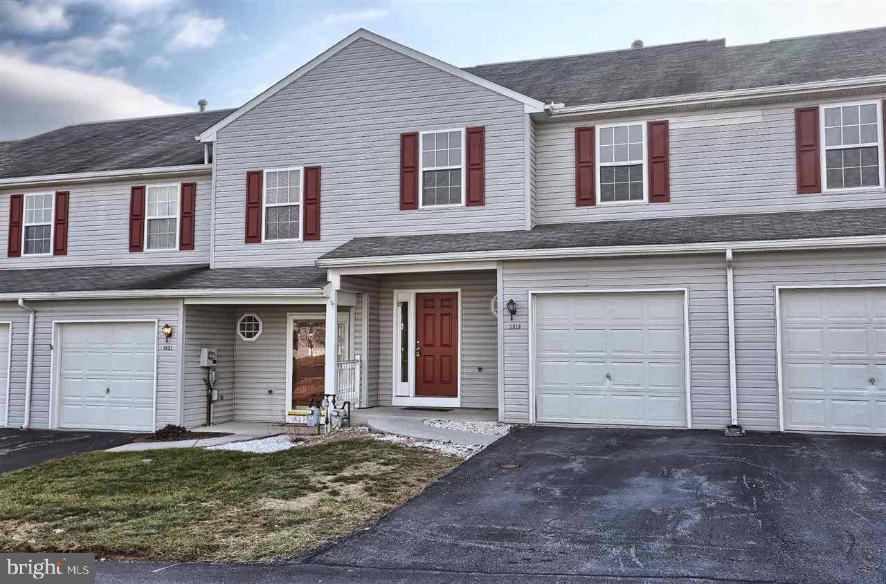 Harrisburg, PA 17111,1019 WOODED POND DR