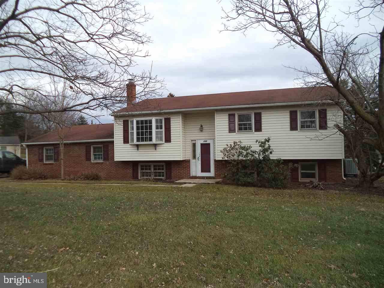 Etters, PA 17319,250 FAIRWAY DR